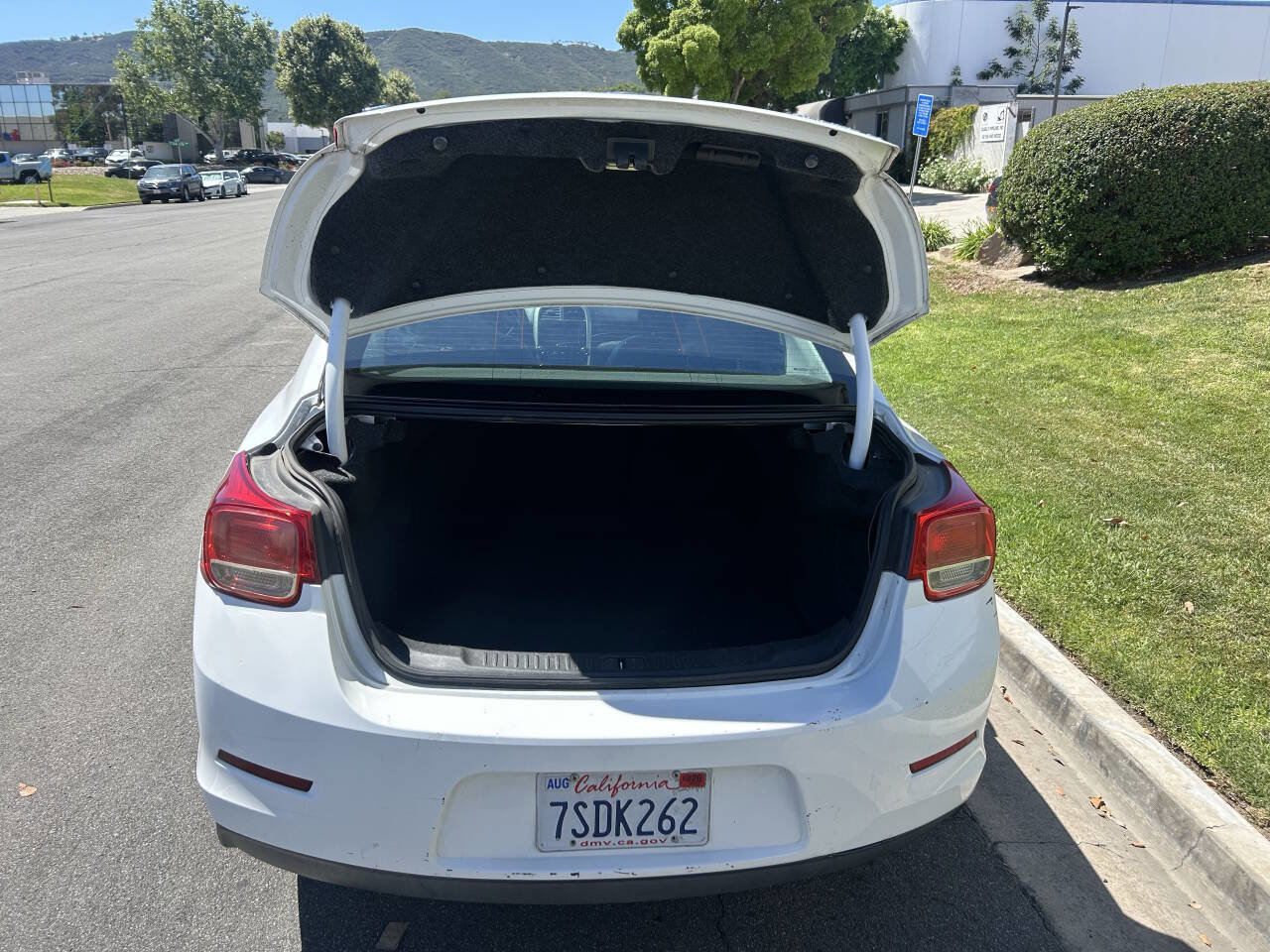 Used 2015 Chevrolet Malibu LT image 5