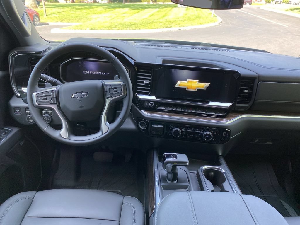 New 2026 Chevrolet Silverado 1500 RST w/ Convenience Package II AWD/4WD image 11