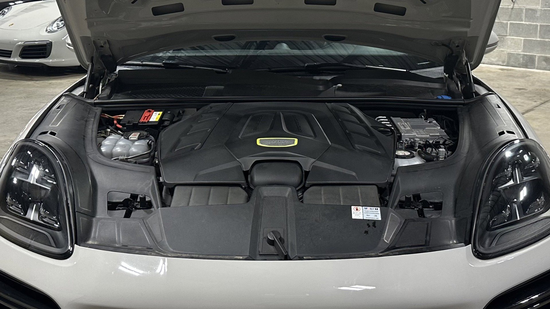 Used 2021 Porsche Cayenne Turbo S image 44