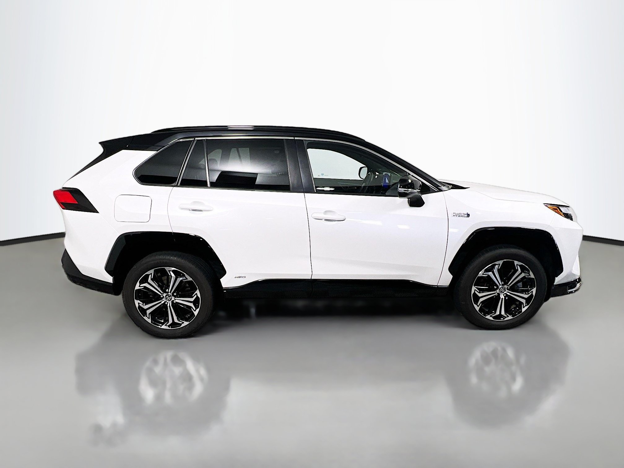 Used 2023 Toyota RAV4 XSE w/ Weather Package AWD/4WD image 3