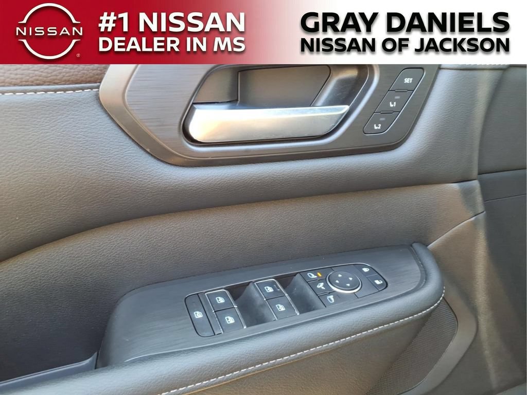 Certified 2025 Nissan Armada SL w/ Captain's Chari Seat Package RWD image 13