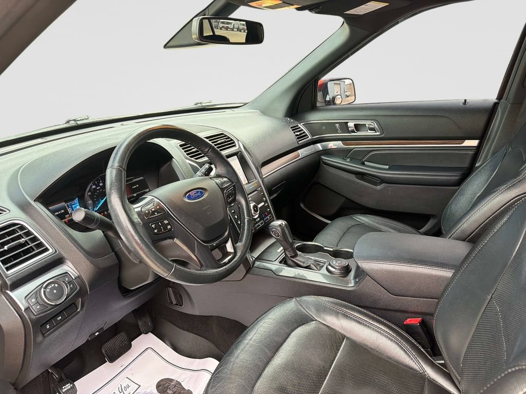 Used 2019 Ford Explorer Limited w/ Ford Safe & Smart Package AWD/4WD image 22
