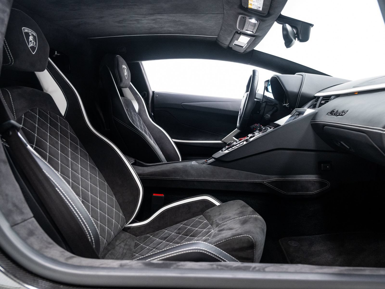Used 2018 Lamborghini Aventador S AWD/4WD image 52