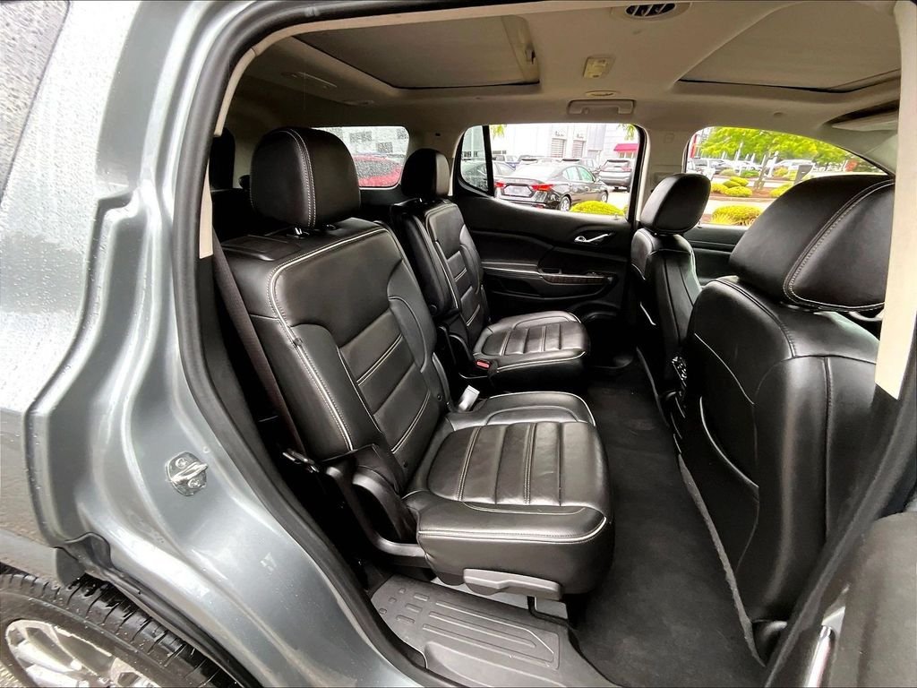 Used 2023 GMC Acadia Denali w/ Denali Ultimate Package AWD/4WD image 16