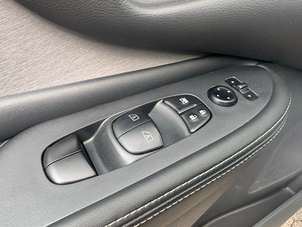 Used 2024 Nissan Murano SV w/ SV Midnight Edition Package image 20