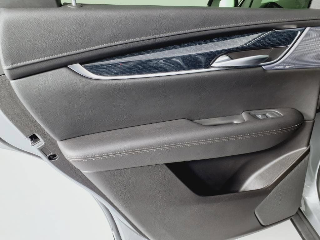 Certified 2025 Cadillac XT5 Premium Luxury AWD/4WD image 5