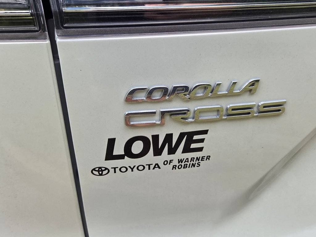 Certified 2023 Toyota Corolla Cross XLE FWD image 11