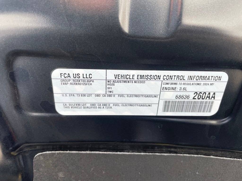 Used 2024 Chrysler Pacifica Select image 44