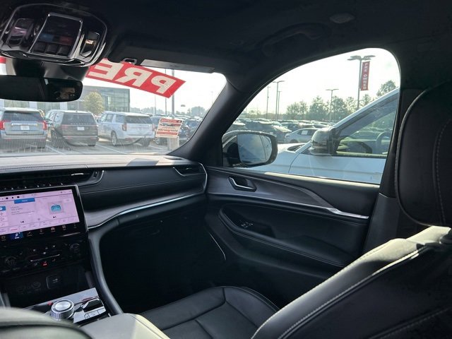 Used 2024 Jeep Grand Cherokee Overland image 37