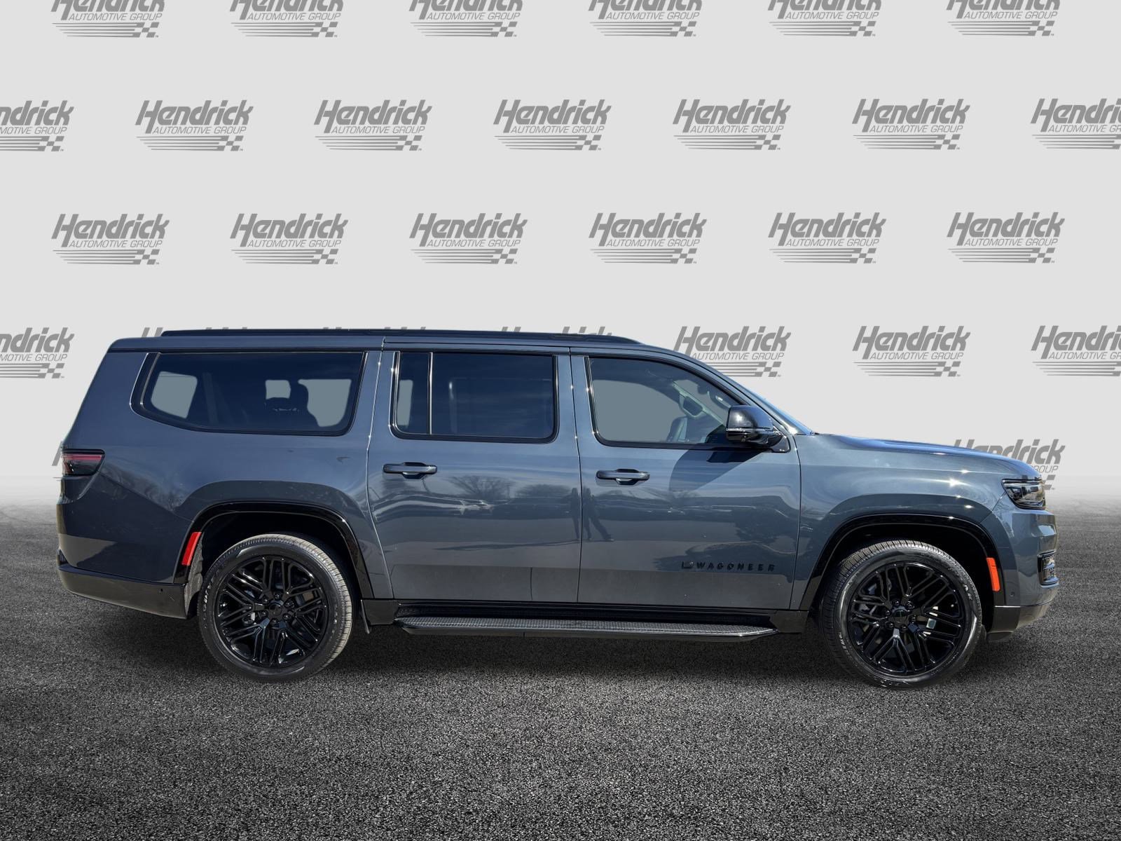 Used 2024 Jeep Wagoneer L Series II w/ Convenience Group I image 11