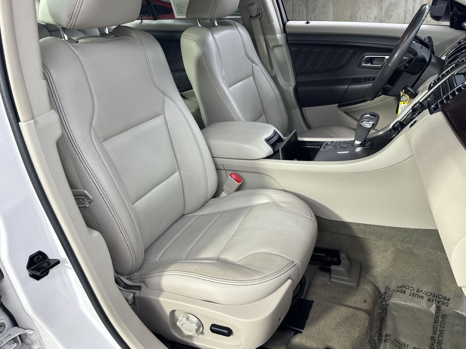 Used 2012 Ford Taurus SEL FWD image 40