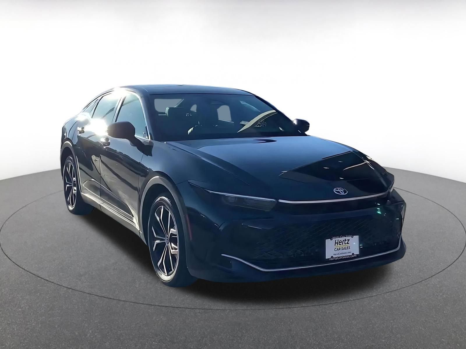 Used 2025 Toyota Crown XLE image 3