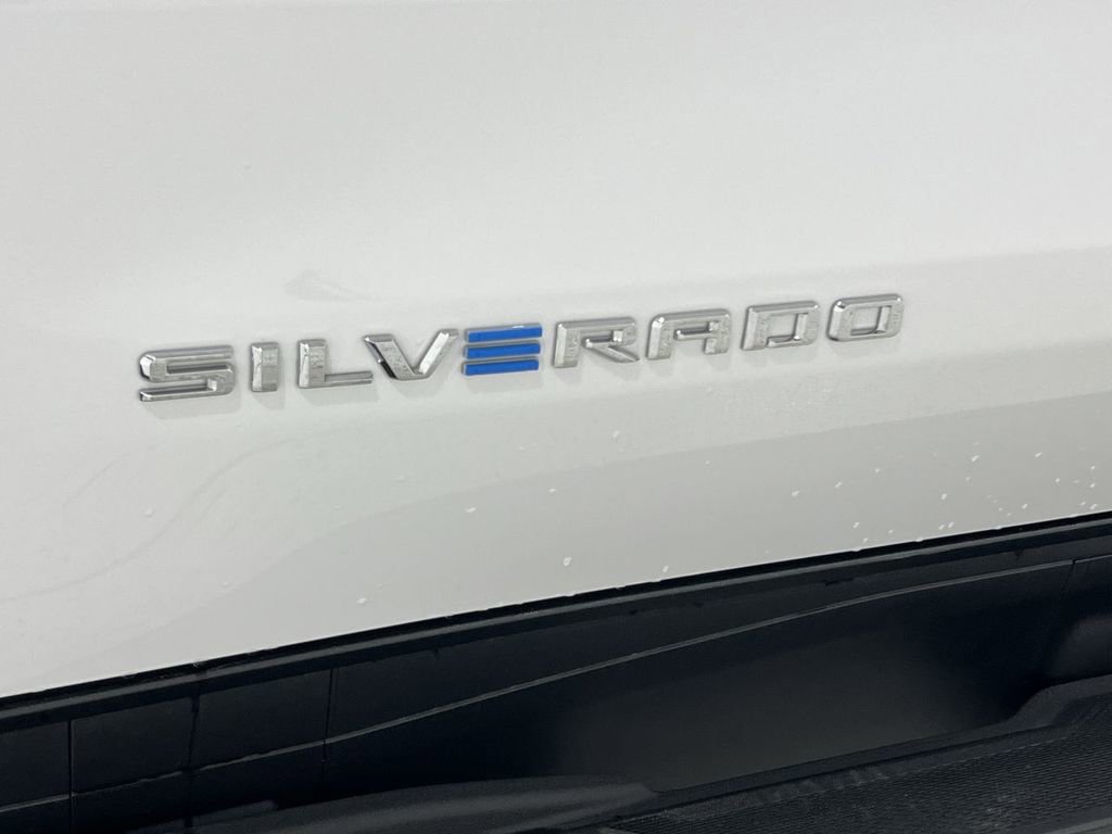 New 2025 Chevrolet Silverado EV LT image 29
