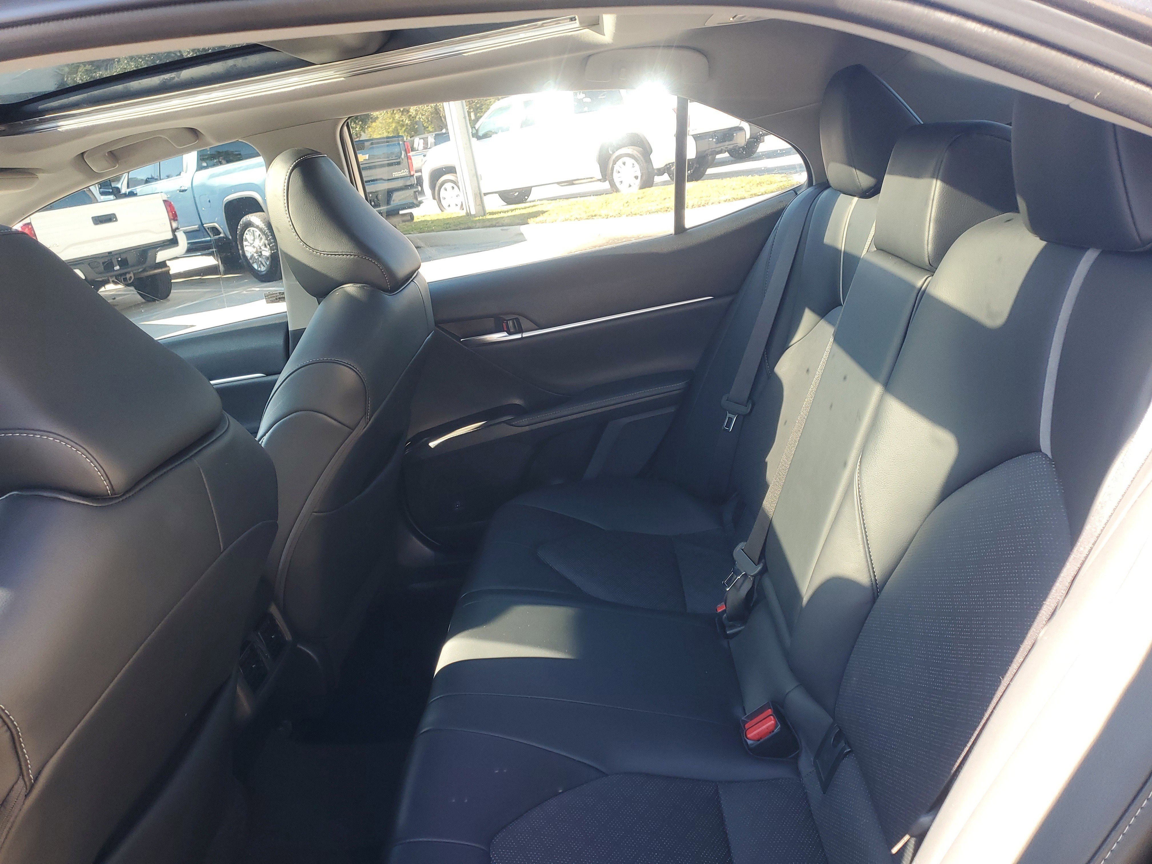 Used 2022 Toyota Camry XSE image 11