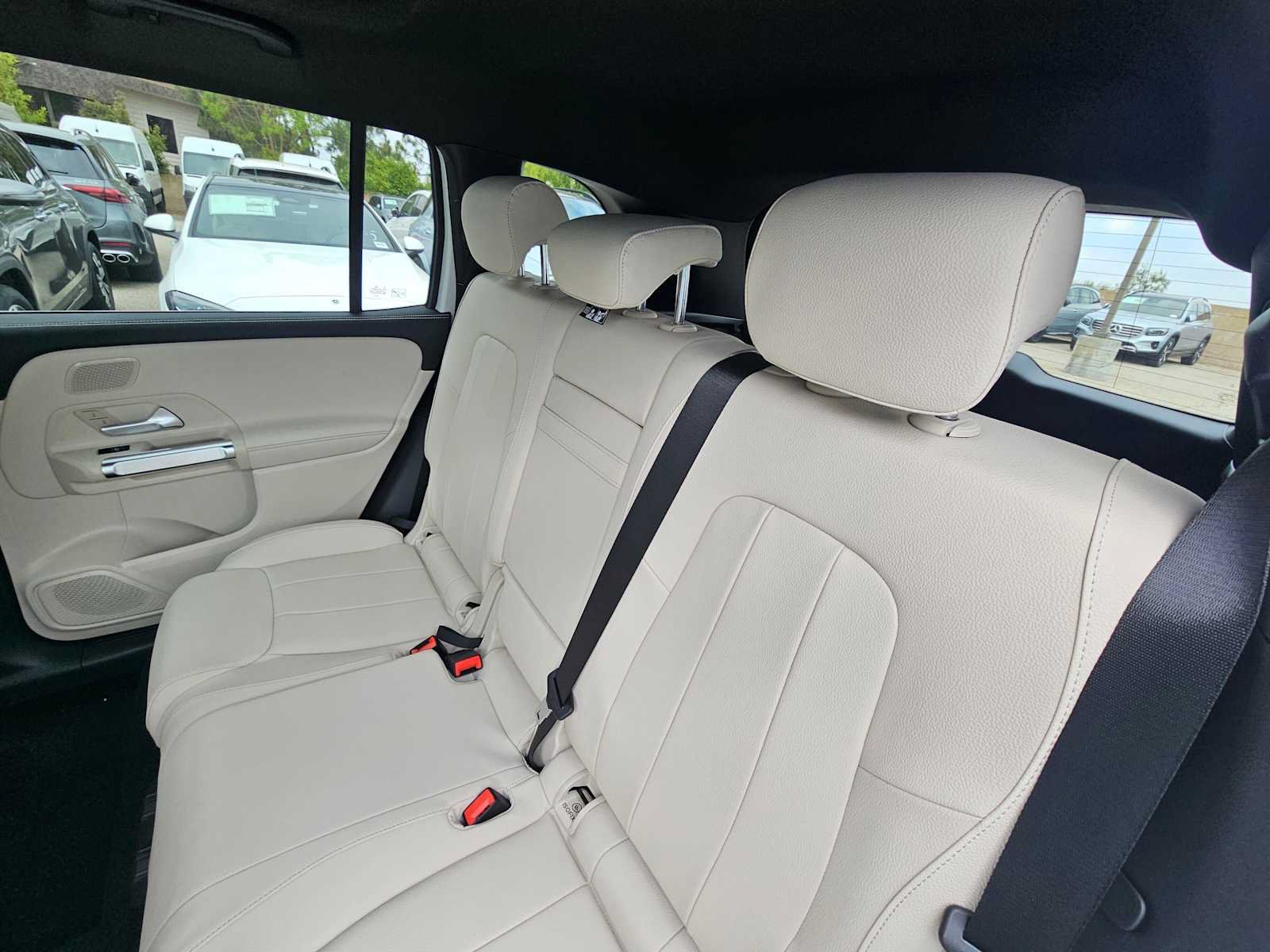 New 2026 Mercedes-Benz GLB 250 image 17