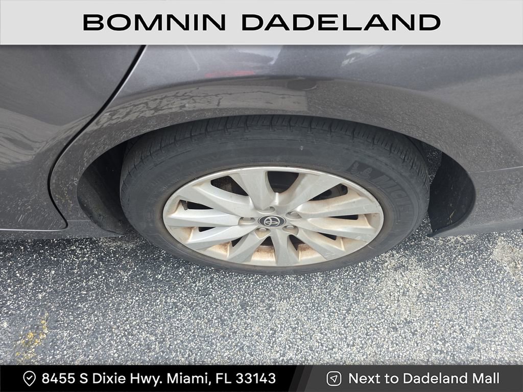 Used 2020 Toyota Camry LE image 7