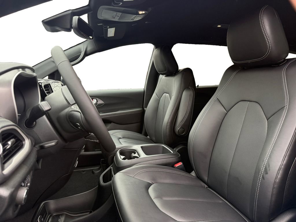 New 2026 Chrysler Pacifica Select FWD image 9