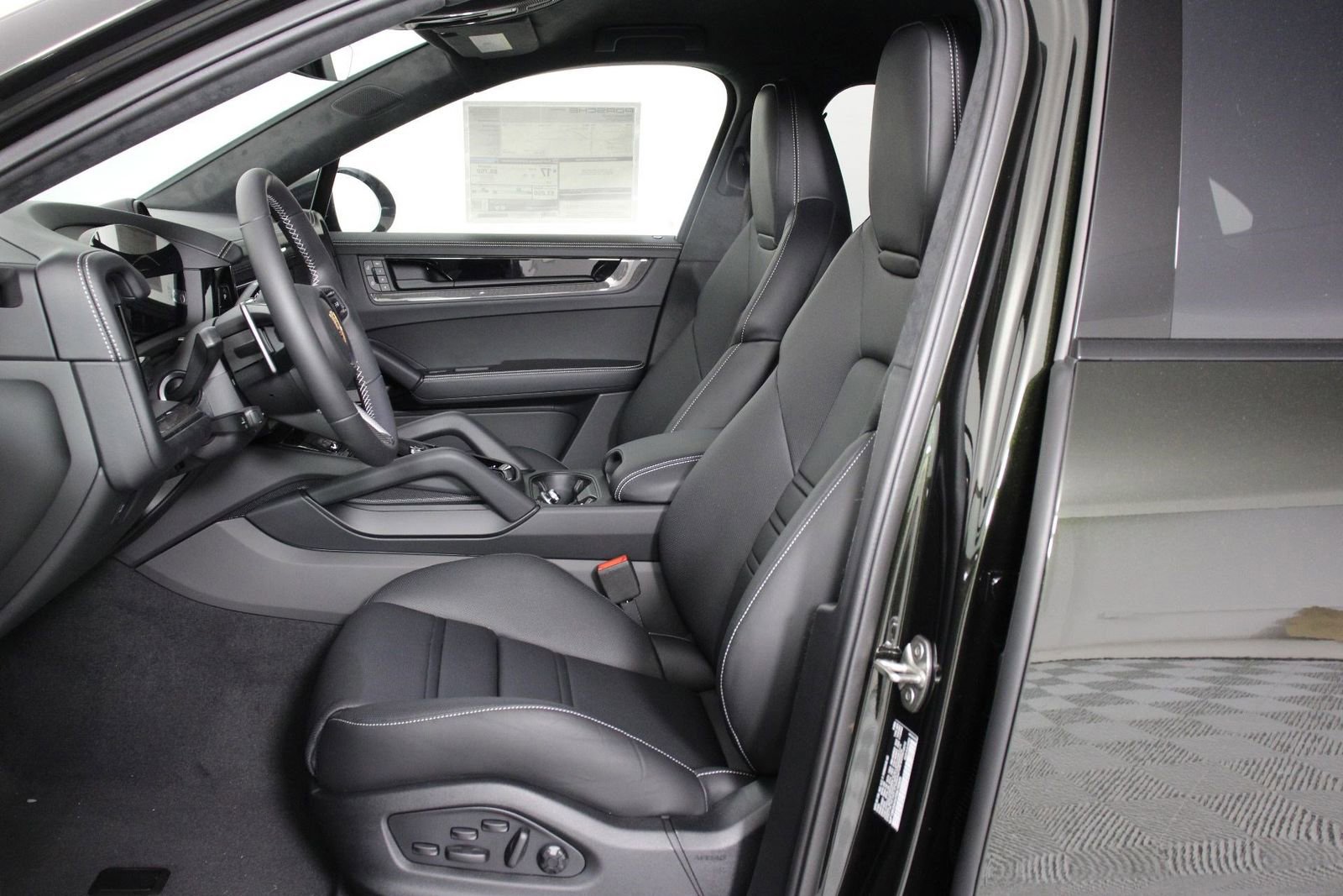 New 2026 Porsche Cayenne Turbo GT image 5