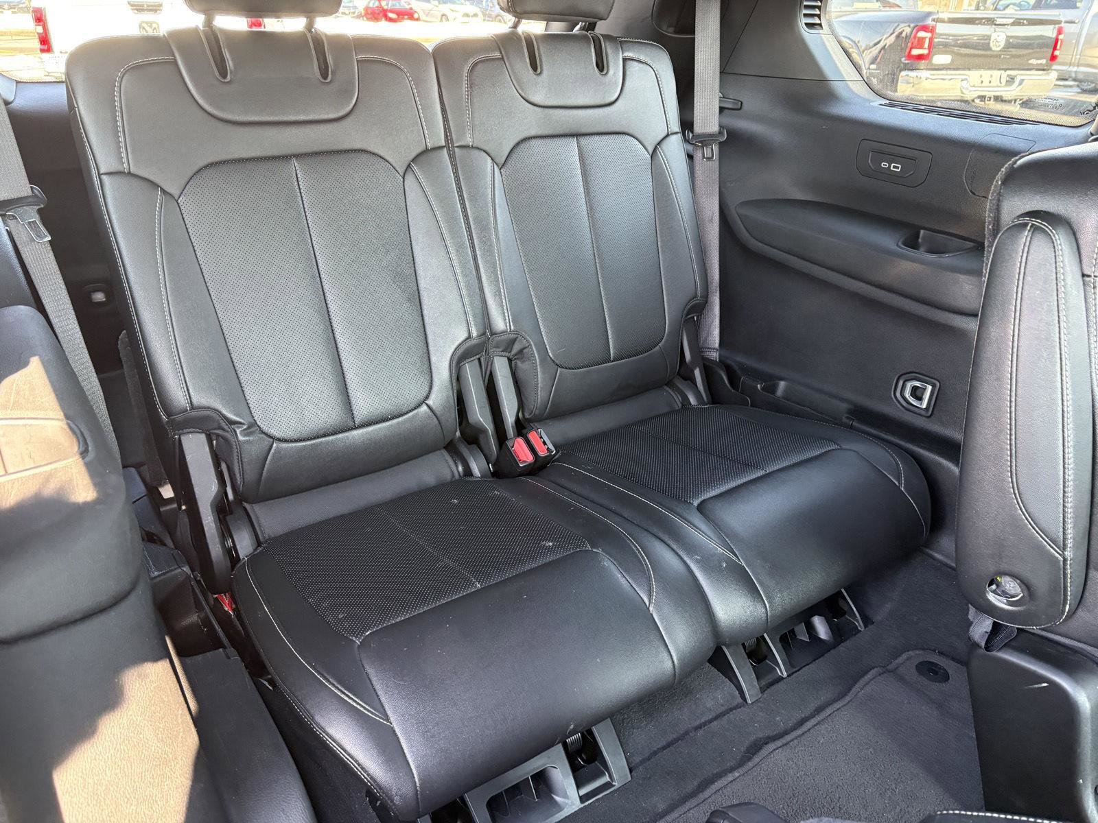 Used 2024 Jeep Grand Cherokee L Limited w/ Luxury Tech Group II image 20