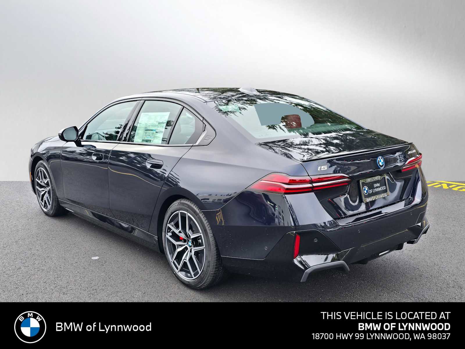 New 2026 BMW i5 eDrive40 w/ M Sport Package AWD/4WD image 5