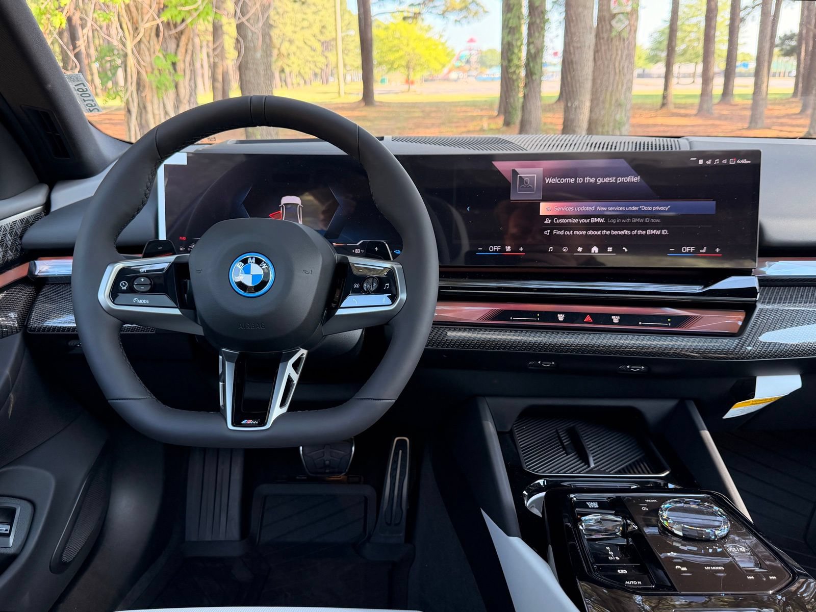 New 2026 BMW 550e xDrive w/ Executive Package AWD/4WD image 3
