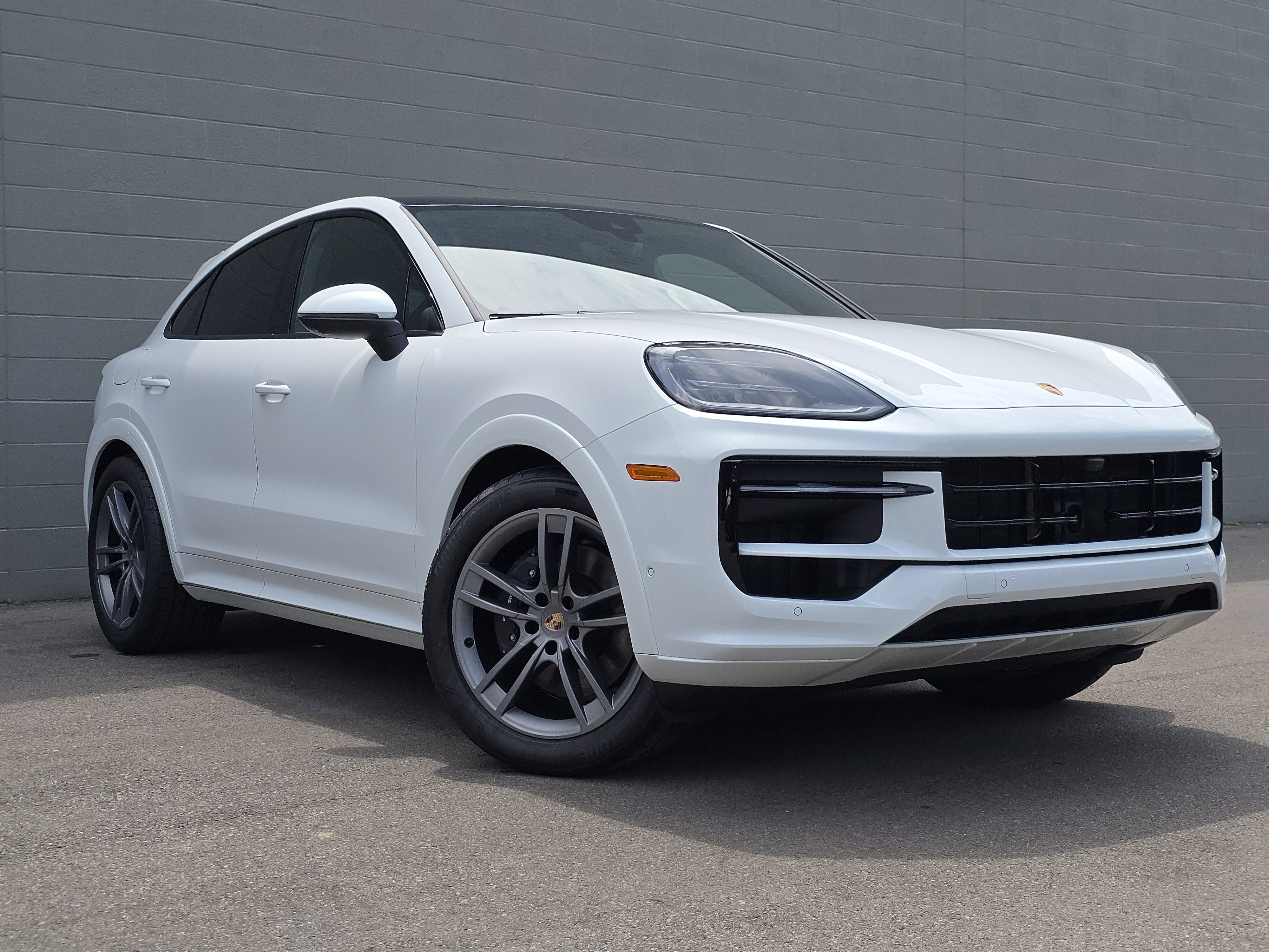 New 2025 Porsche Cayenne Coupe image 7