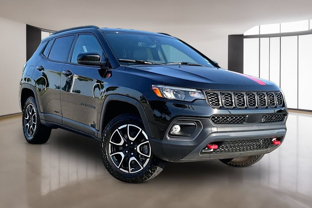 Used 2024 Jeep Compass Trailhawk AWD/4WD image 11