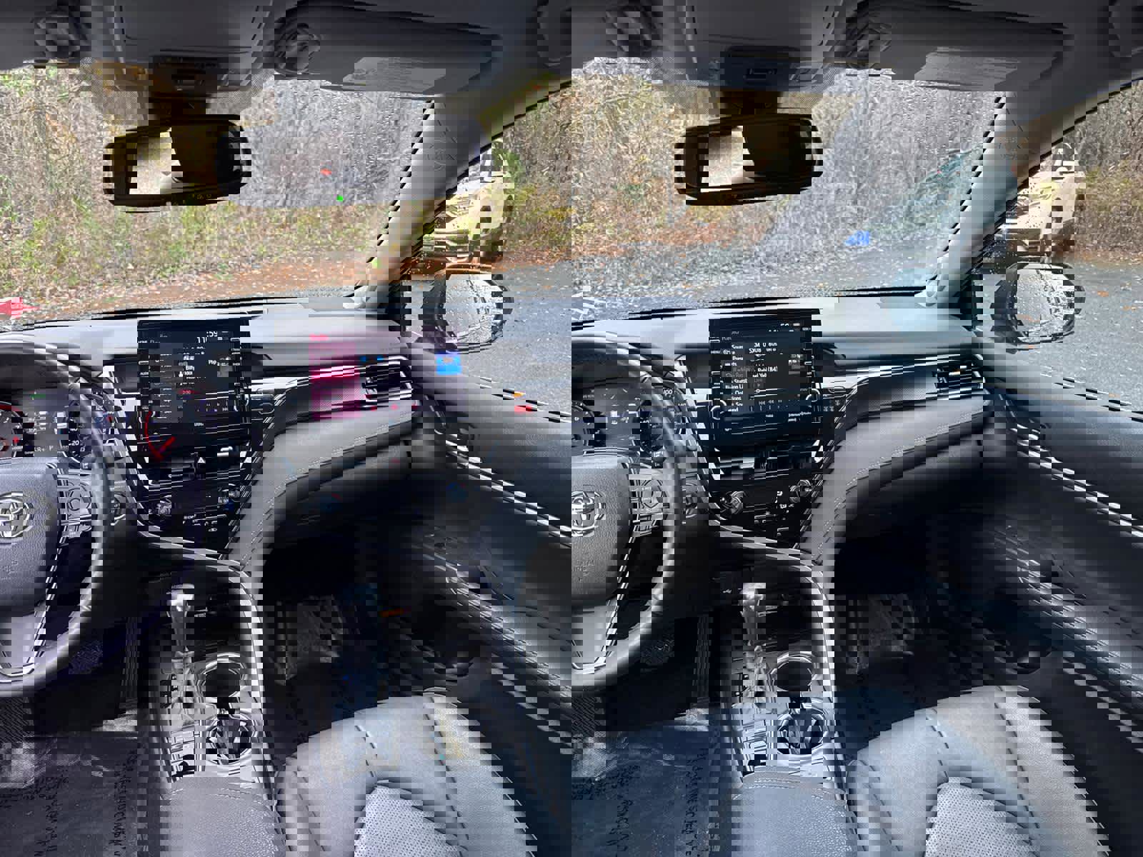 Used 2022 Toyota Camry XSE w/ Navigation Package image 36