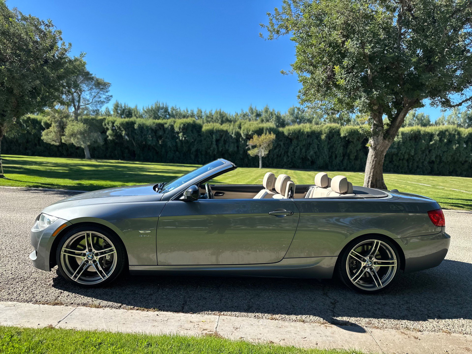 Used 2013 BMW 335is Convertible image 21