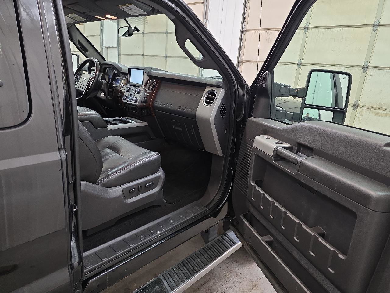 Used 2015 Ford F350 Lariat w/ Chrome Package AWD/4WD image 40