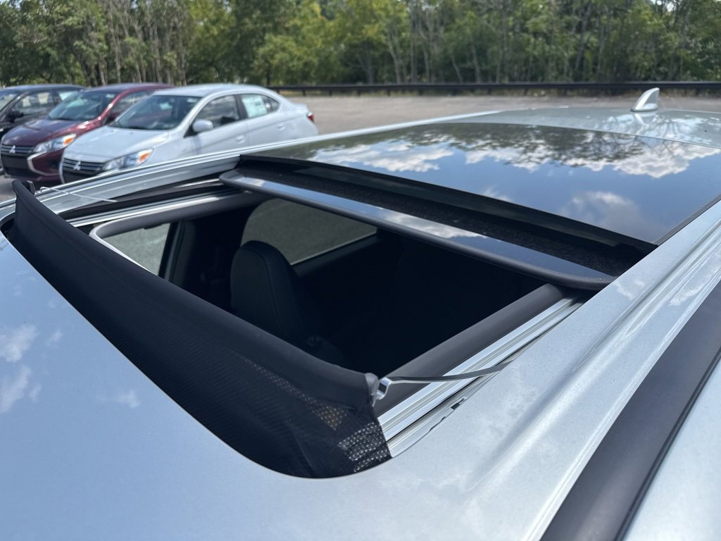 New 2025 Mitsubishi Outlander SE image 29
