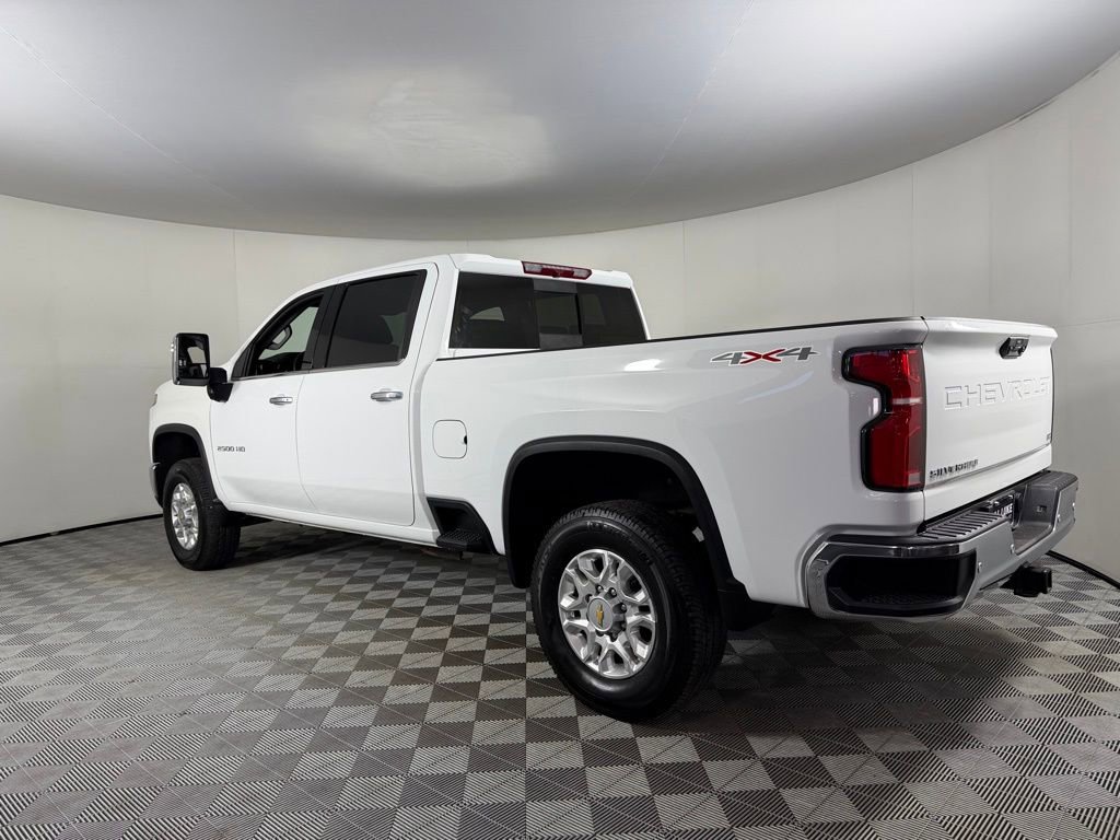 Used 2025 Chevrolet Silverado 2500 LTZ w/ LTZ Convenience Package AWD/4WD image 10