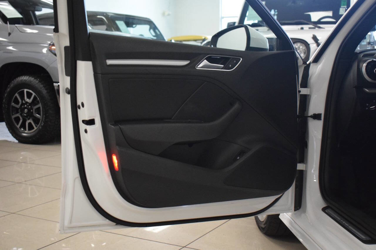 Used 2017 Audi A3 e-tron Premium image 33