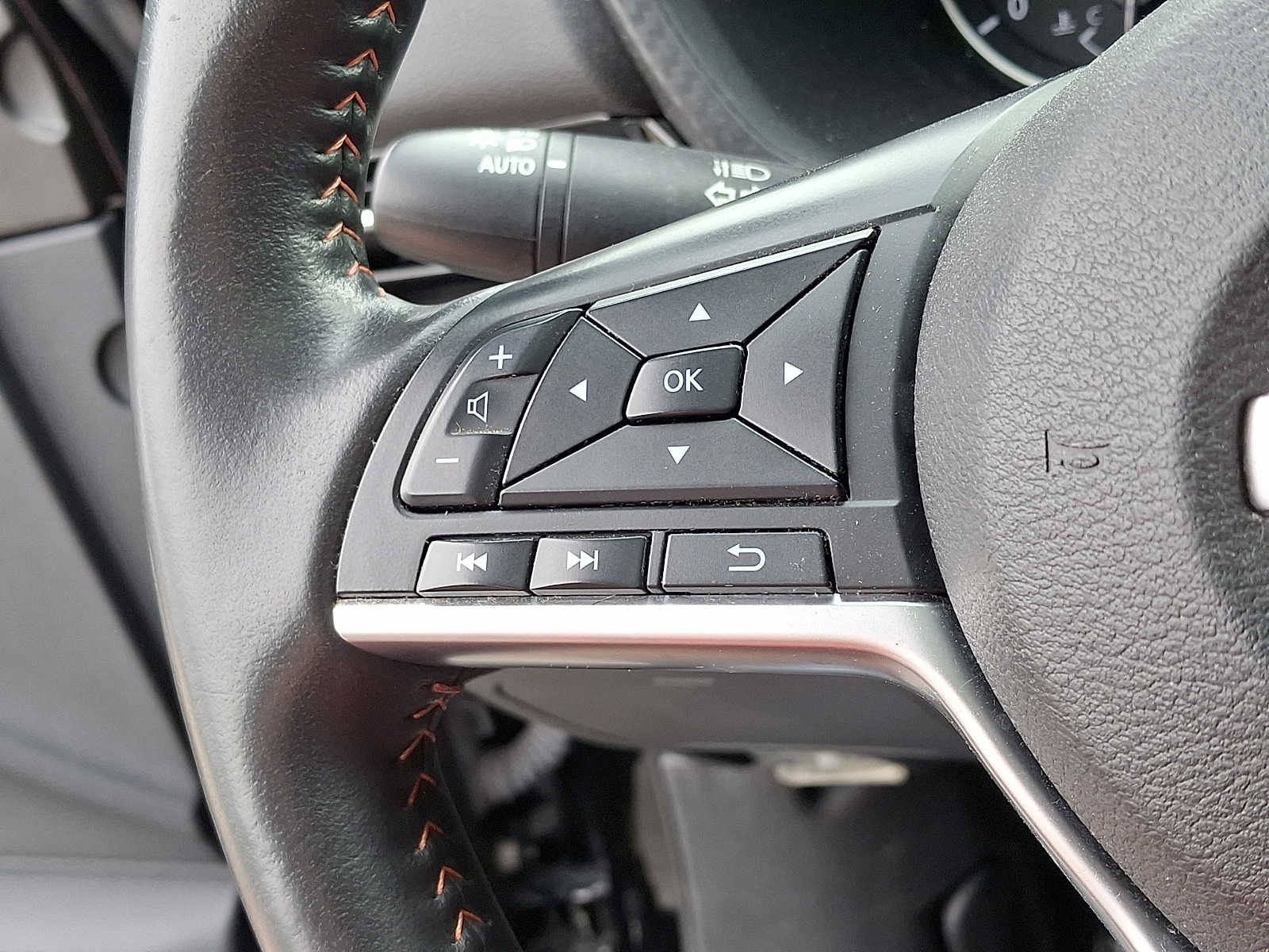 Used 2024 Nissan Sentra SR w/ SR Premium Package FWD image 18
