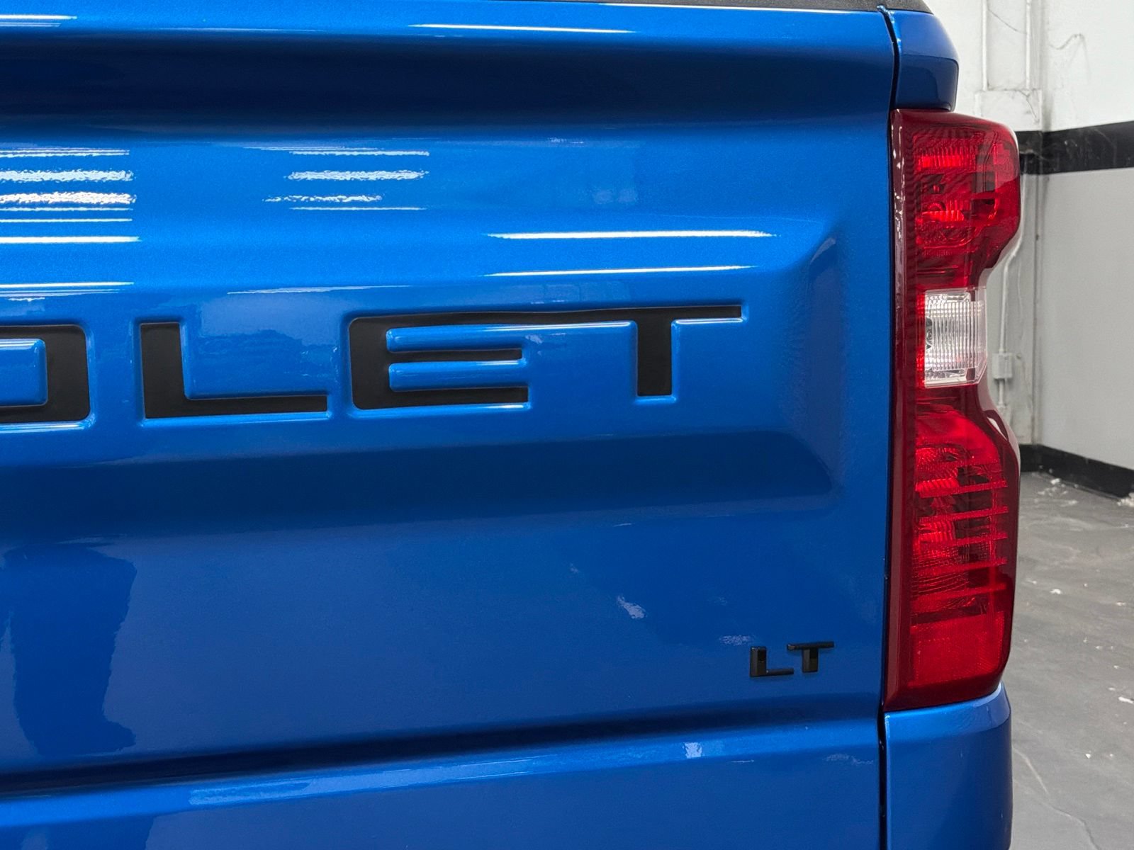 Used 2024 Chevrolet Silverado 1500 LT w/ LPO, Dark Essentials Package RWD image 15