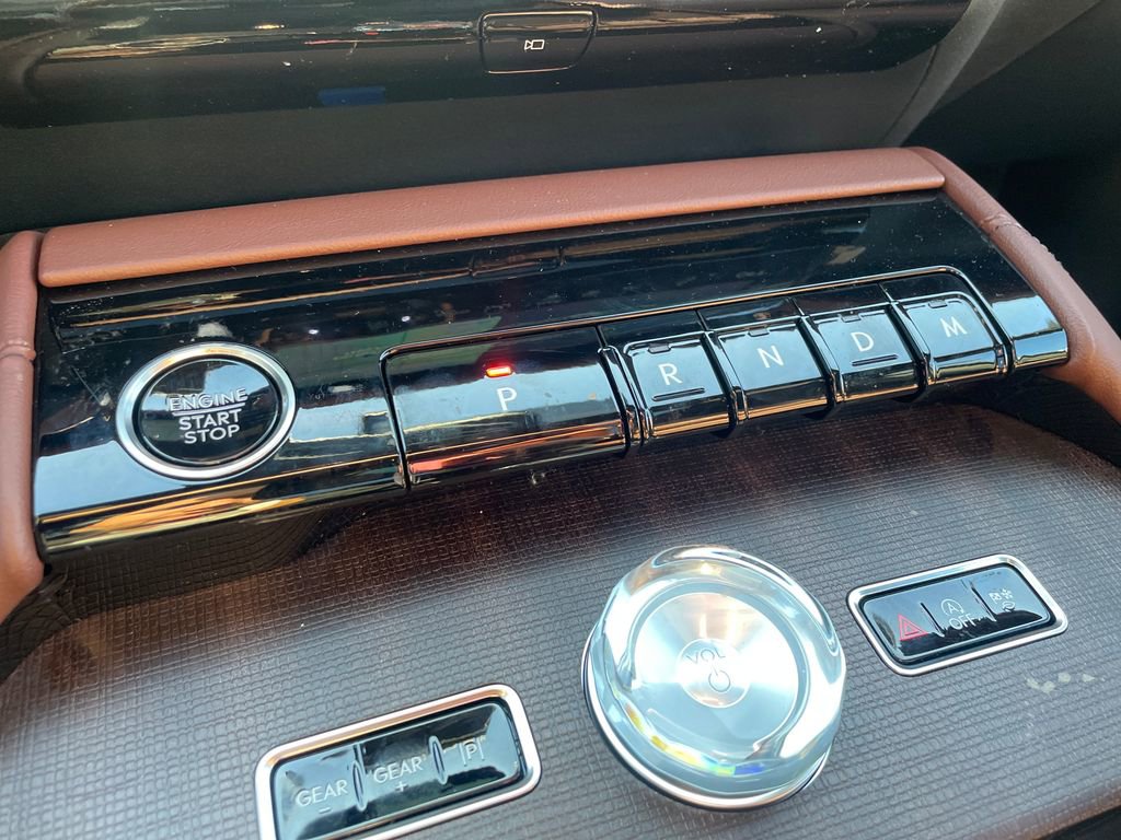 New 2025 Lincoln Navigator Reserve image 12