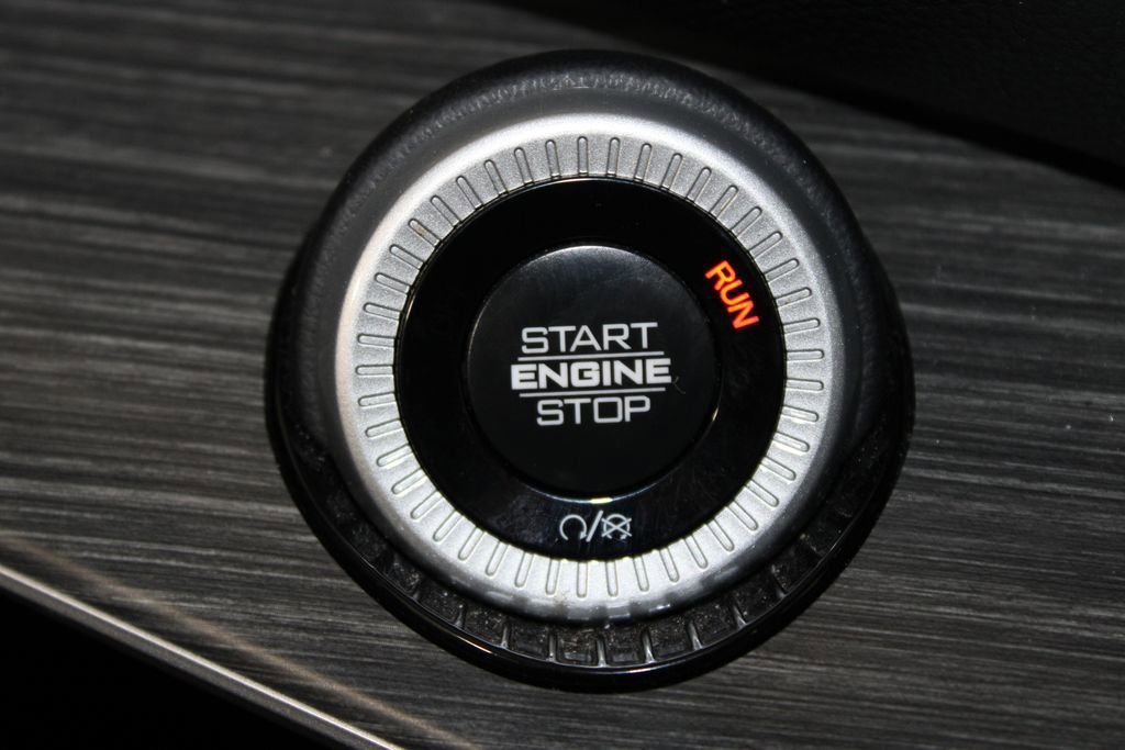 Used 2024 Jeep Wagoneer Series III AWD/4WD image 42