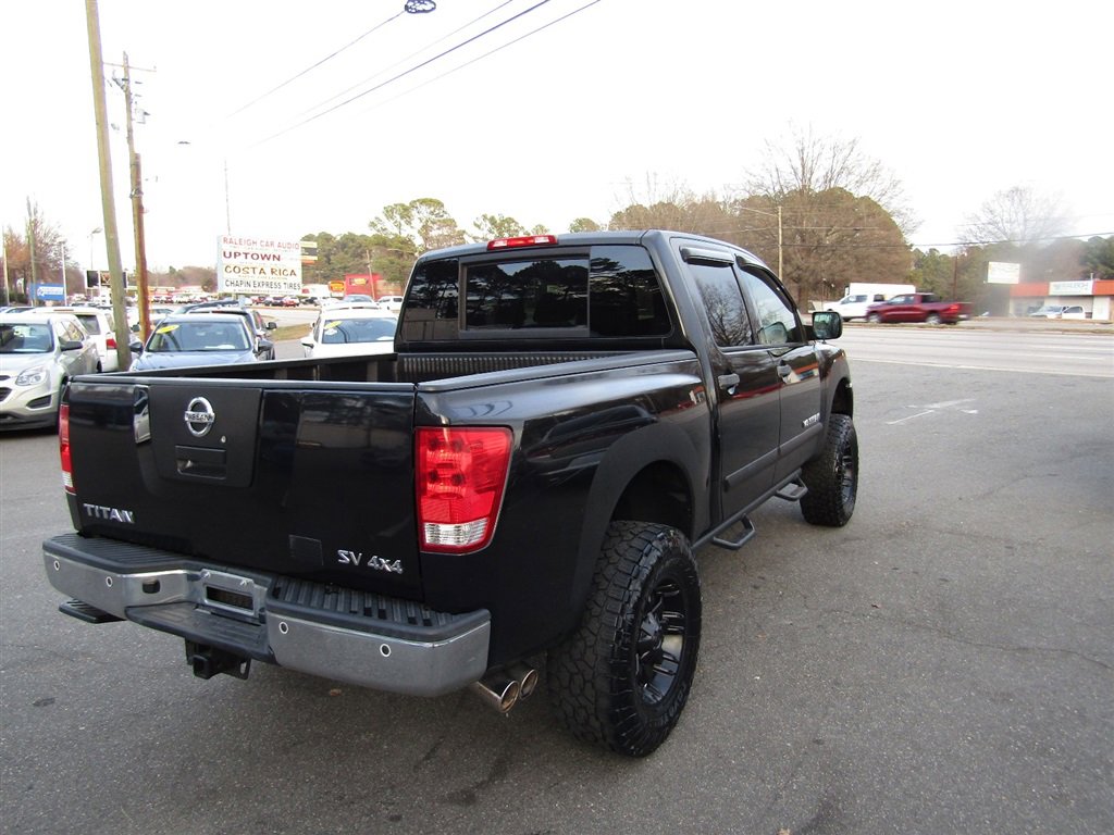 Used 2012 Nissan Titan SV w/ SV Value Truck Pkg image 10