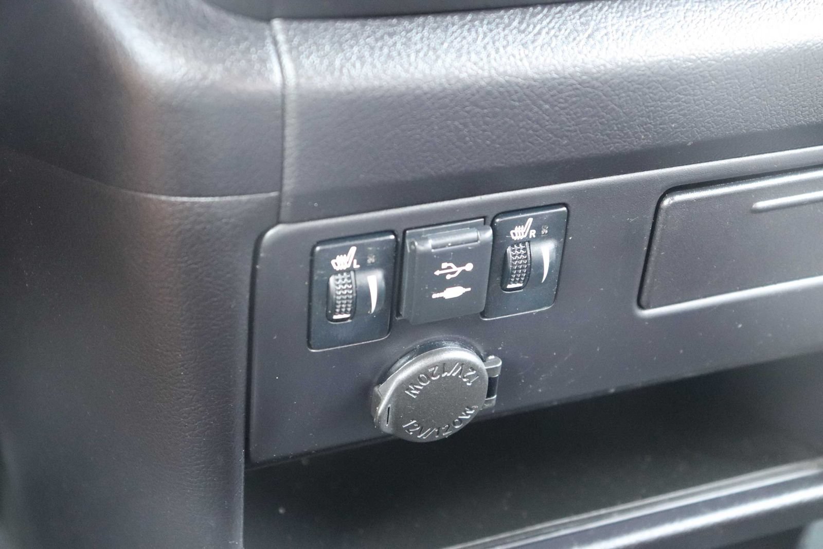 Certified 2020 Toyota Sienna Limited FWD image 32