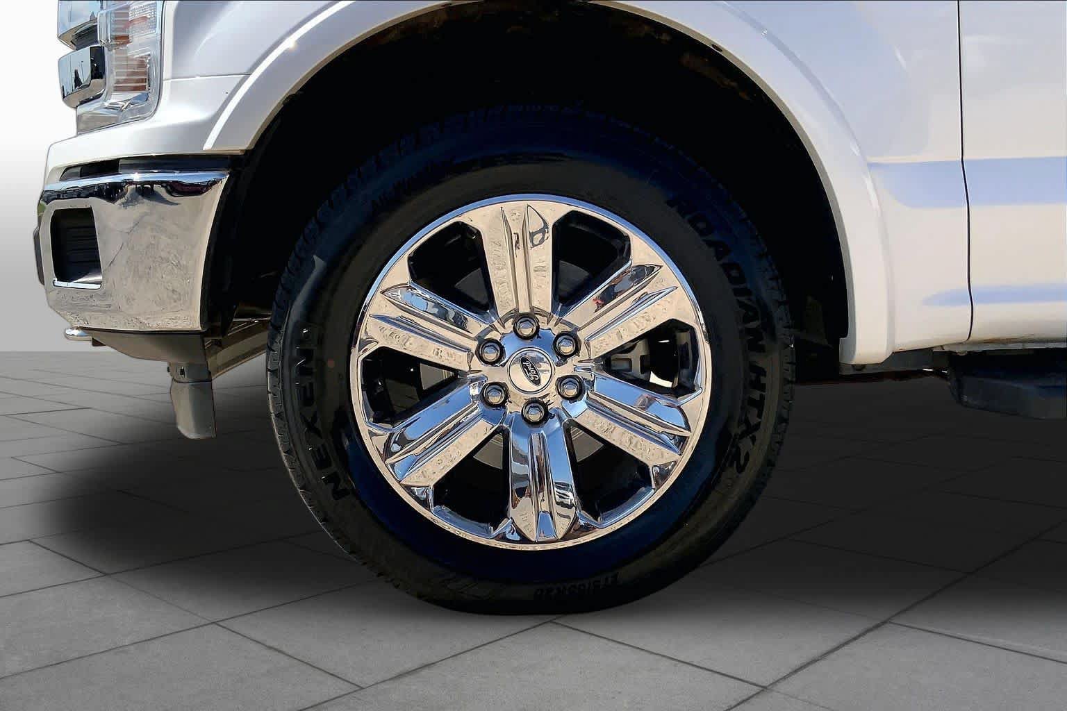 Used 2019 Ford F150 Lariat w/ Equipment Group 502A Luxury AWD/4WD image 11