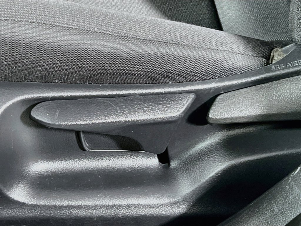 Used 2025 Toyota Corolla LE FWD image 13