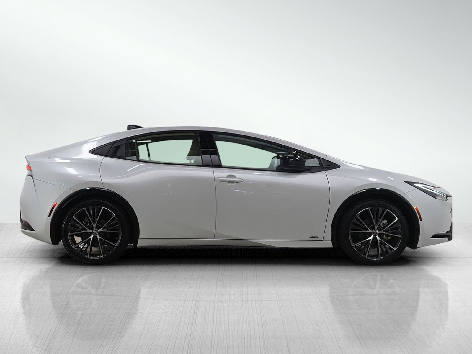 Used 2025 Toyota Prius Limited image 6