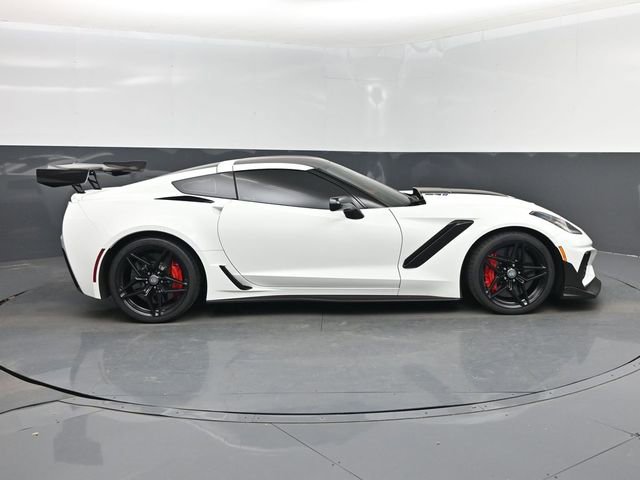 Used 2019 Chevrolet Corvette ZR1 RWD image 2