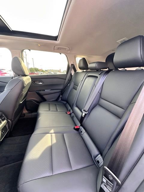 Certified 2024 Nissan Rogue SV w/ SV Premium Package AWD/4WD image 31