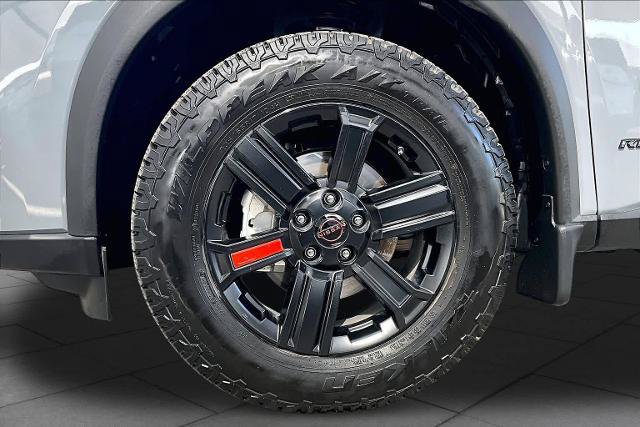 Certified 2025 Nissan Rogue SV AWD/4WD image 11