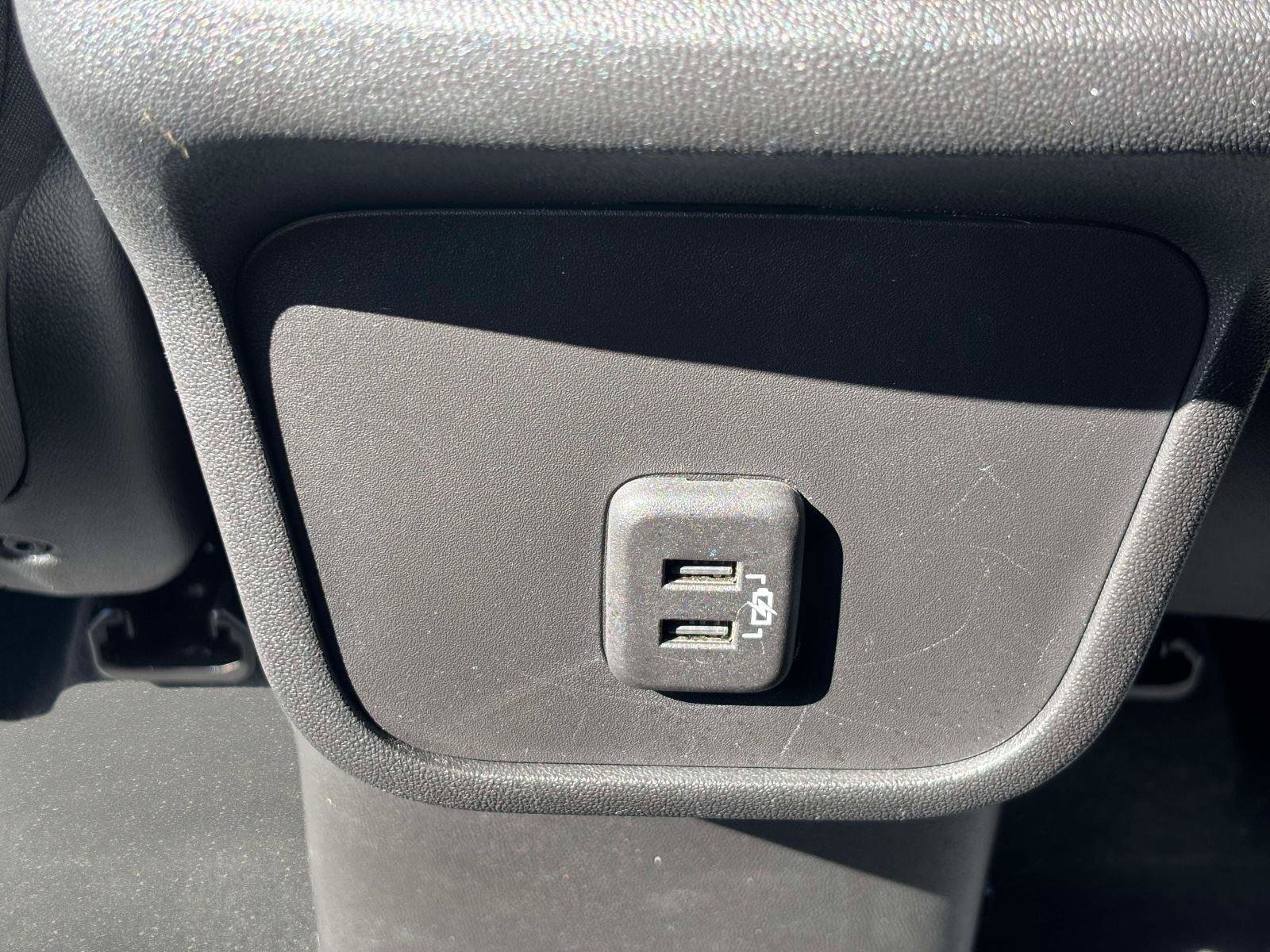 Used 2022 GMC Terrain SLE w/ Driver Convenience Package image 14