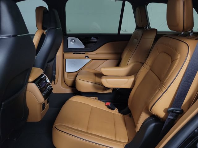 Used 2023 Lincoln Aviator Black Label w/ Dynamic Handling Package AWD/4WD image 13
