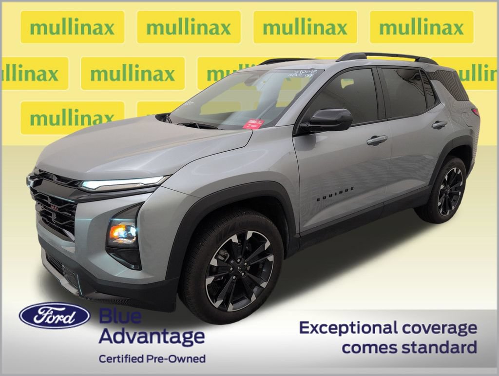 Used 2025 Chevrolet Equinox RS w/ Convenience Package III FWD image 3