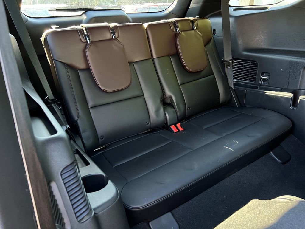 Used 2024 Ford Explorer Platinum w/ Technology Package AWD/4WD image 18