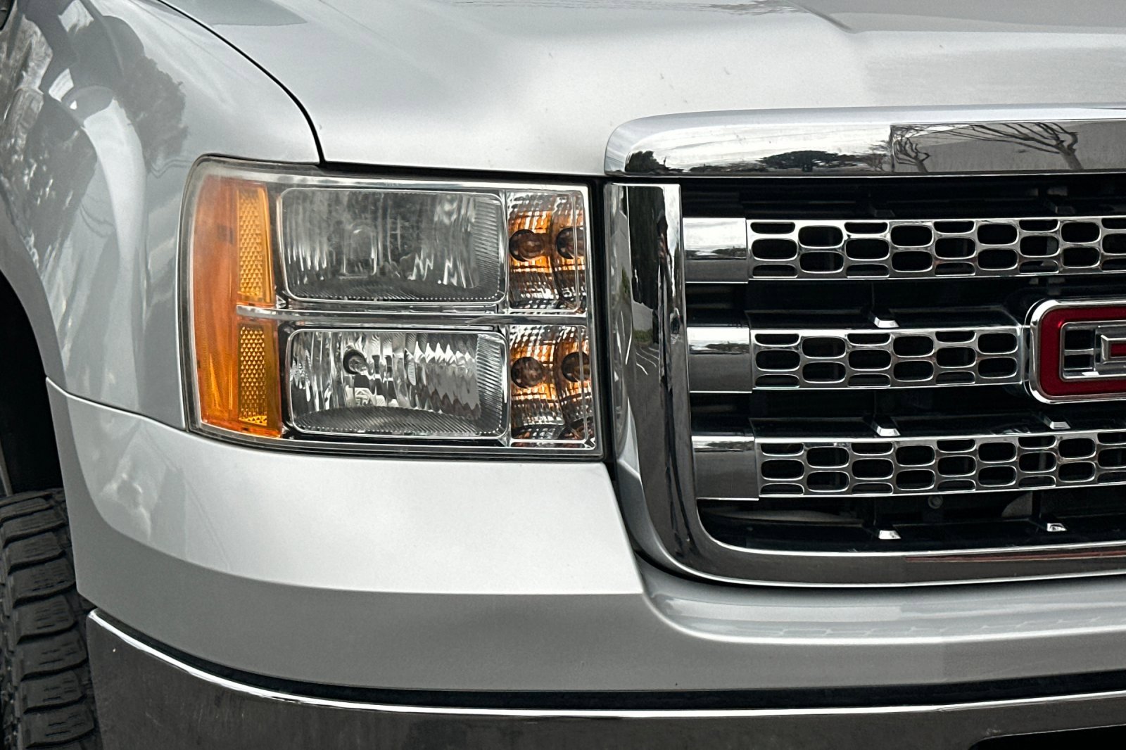 Used 2014 GMC Sierra 3500 SLT w/ SLT Convenience Package image 37